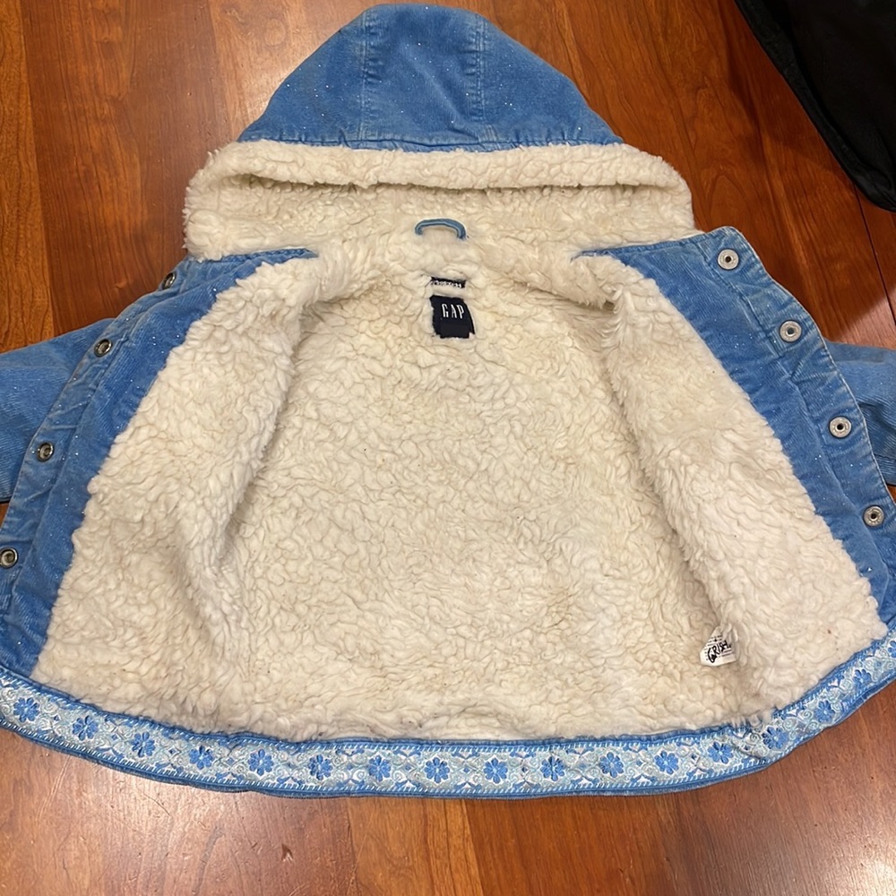 (50% off bundles!) GAP cord & Sherpa jacket
